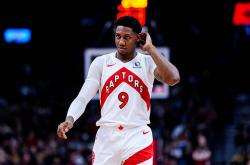 爱游戏体育下载-多伦多猛龙或面临送走侧翼大将巴雷特困境