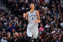 爱游戏体育中国-NBA｜赢下“德州内战”，谁能阻止文班亚马