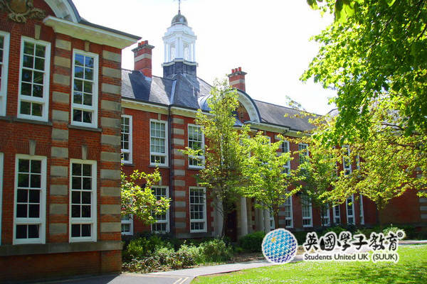 南安普顿大学本科预科课程招生，直通英国名校本科