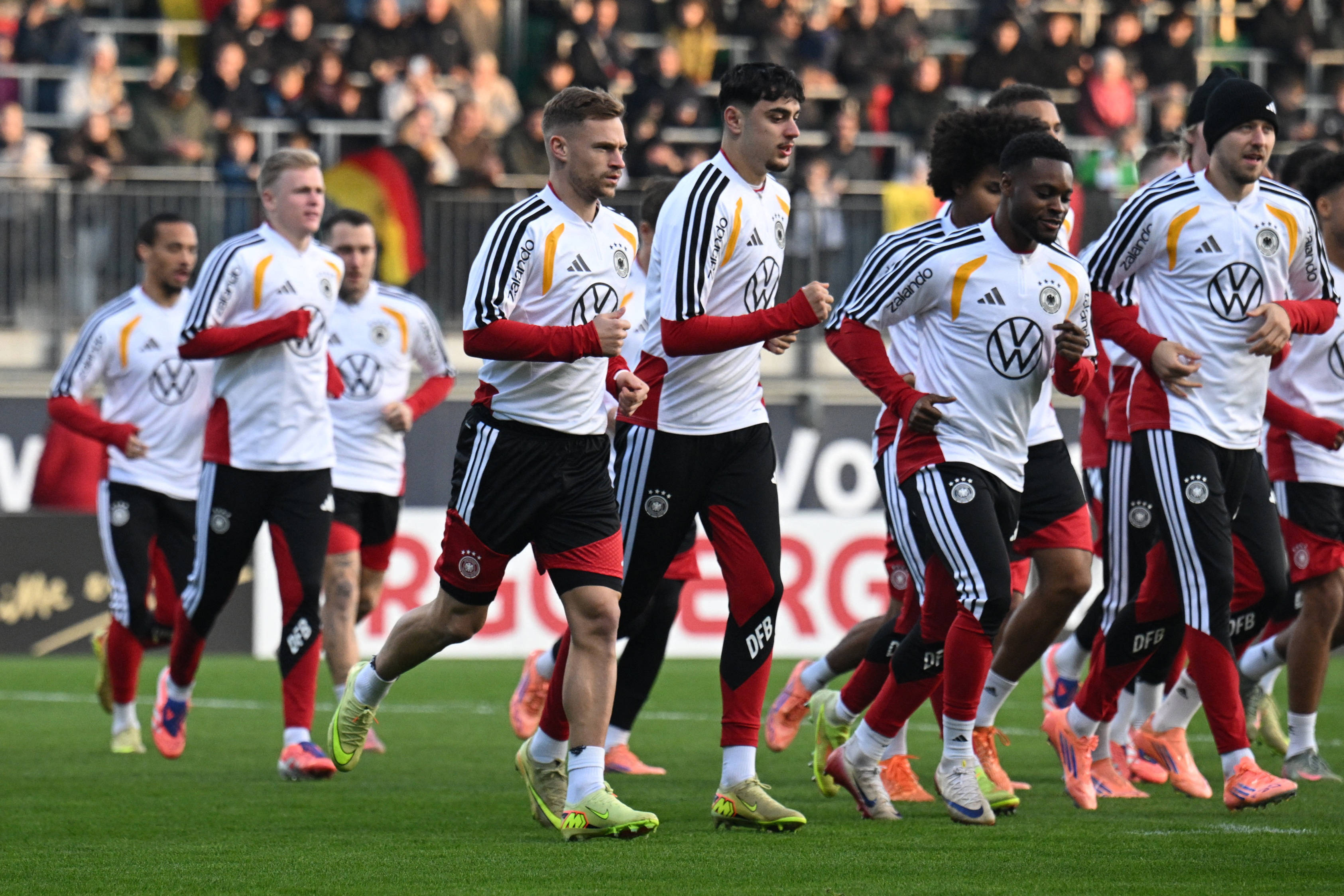 （外代二线）足球——世预赛：德国队赛前备战